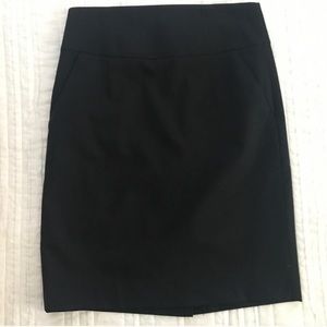 Banana Republic pencil skirt w/pockets 00P
